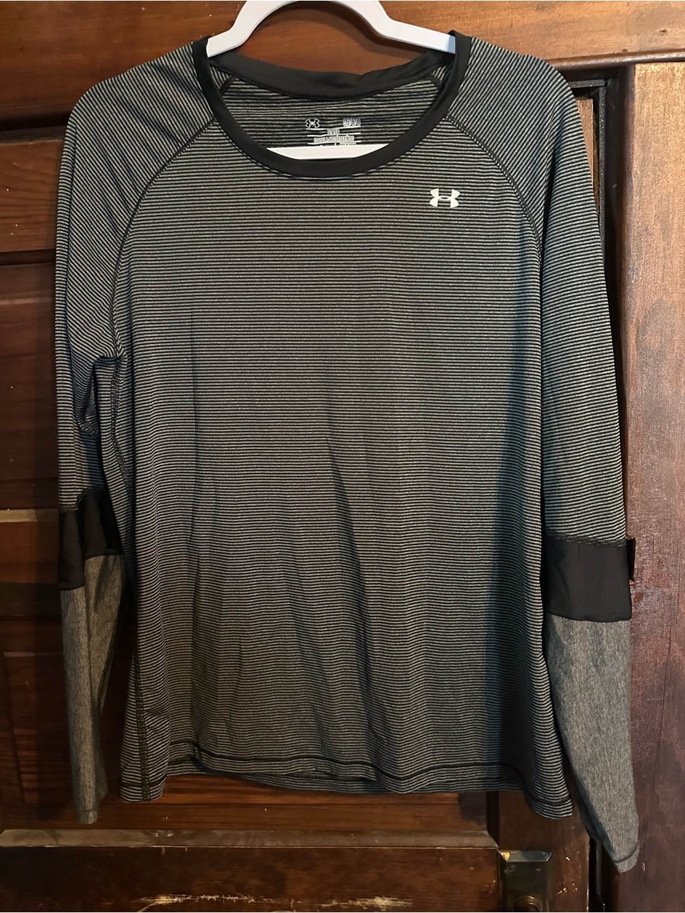 Under Armour Men’s/Women’s Black/Gray Striped Long-Sleeve Performance Shirt